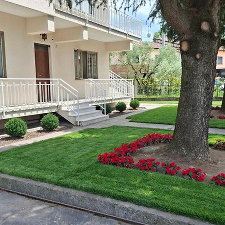 Villa Forte Salvi - Rooms 佩斯基耶拉德加达 外观 照片