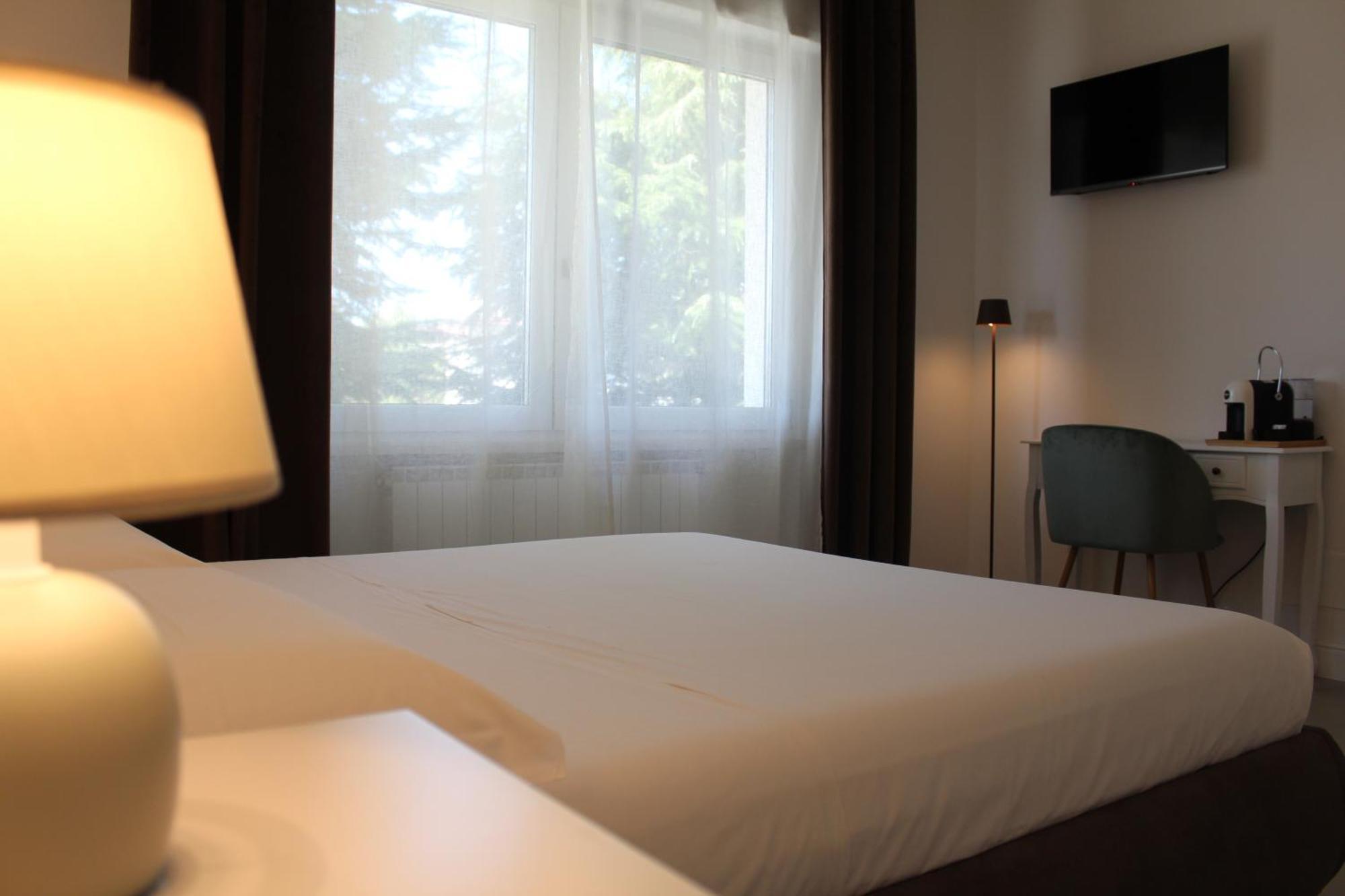Villa Forte Salvi - Rooms 佩斯基耶拉德加达 外观 照片