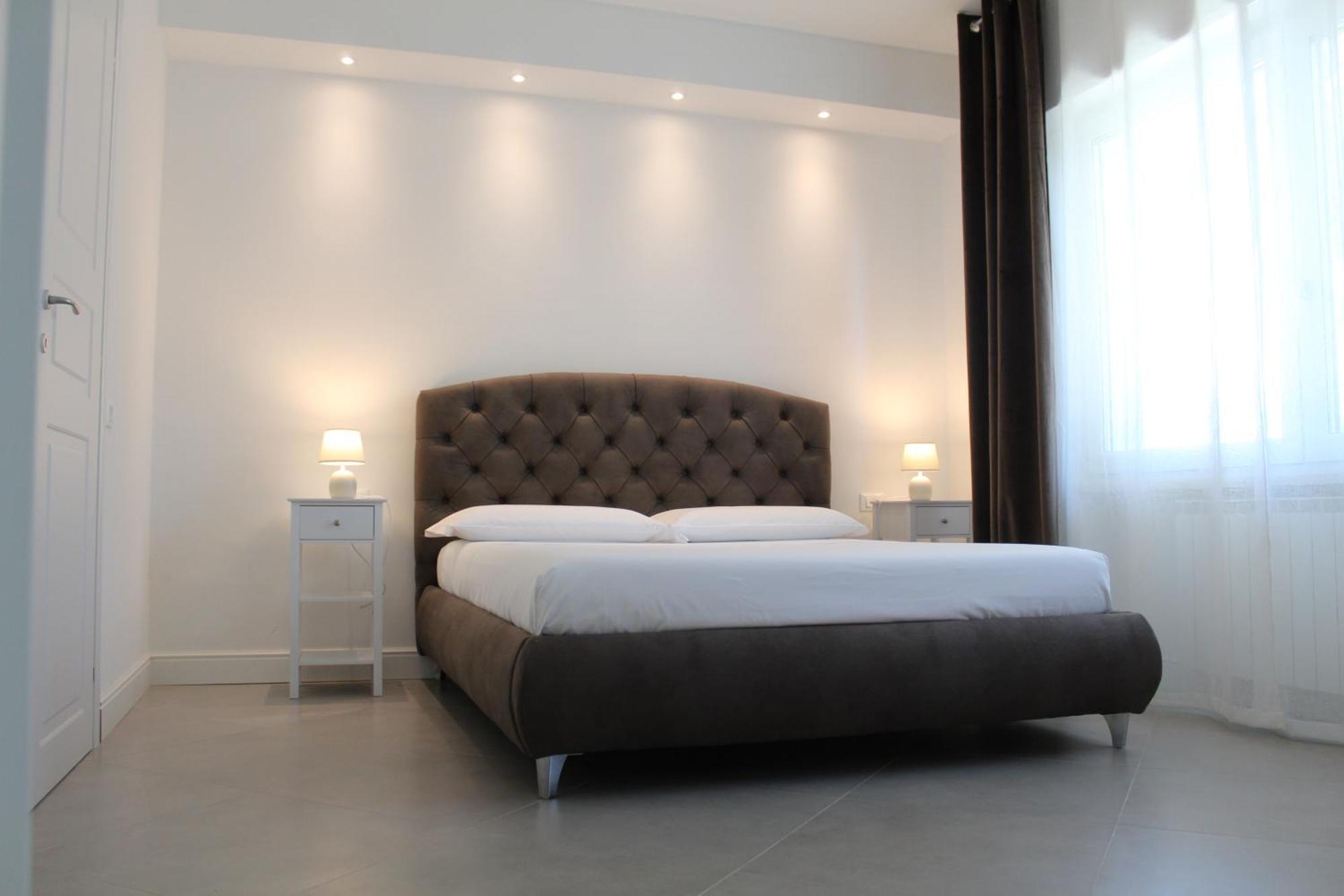 Villa Forte Salvi - Rooms 佩斯基耶拉德加达 外观 照片