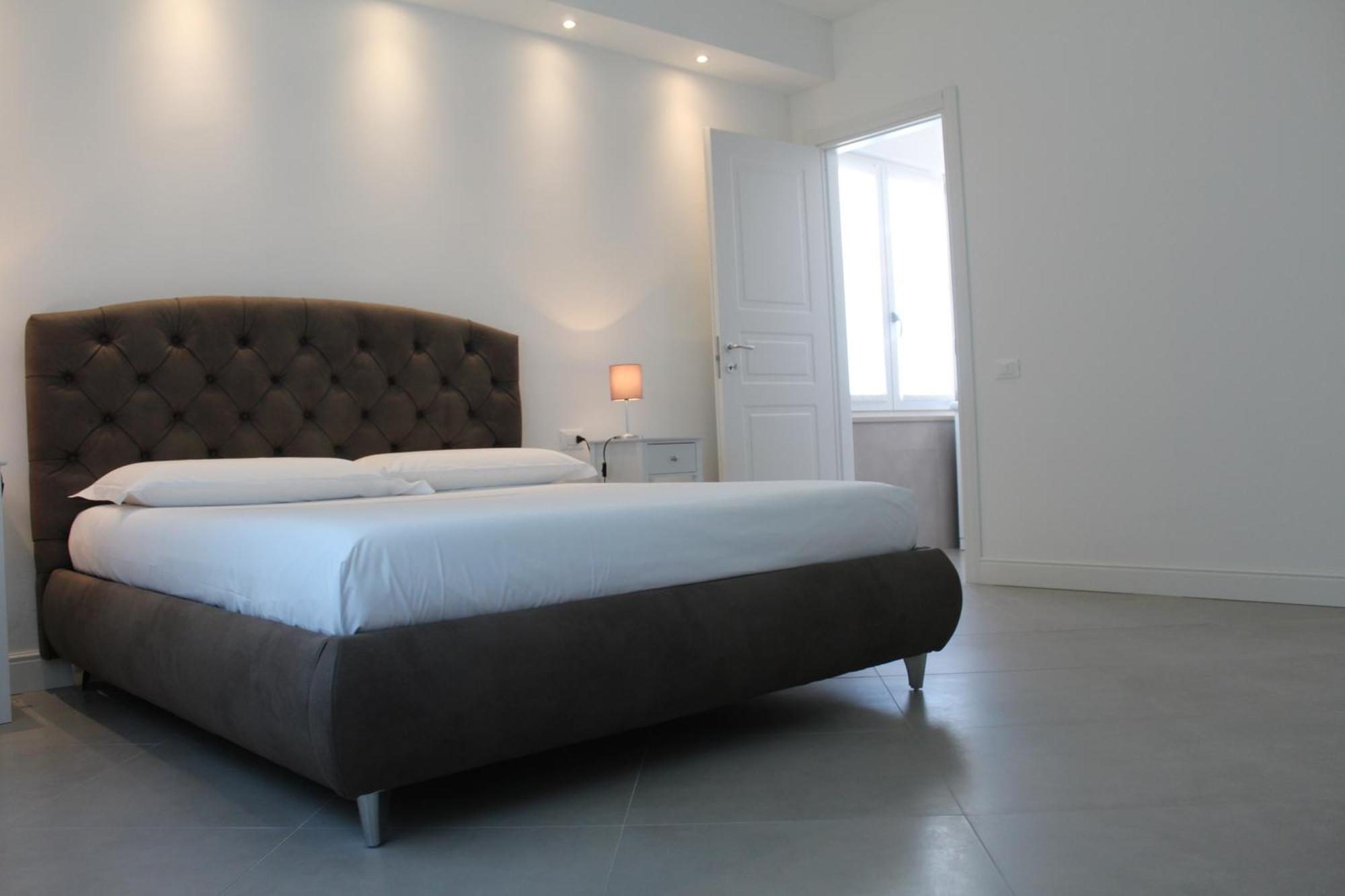 Villa Forte Salvi - Rooms 佩斯基耶拉德加达 外观 照片