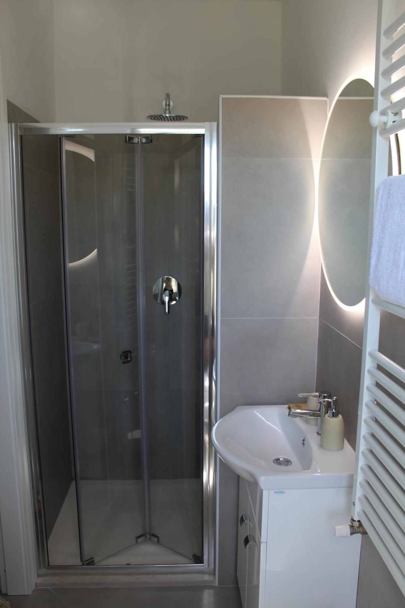Villa Forte Salvi - Rooms 佩斯基耶拉德加达 外观 照片