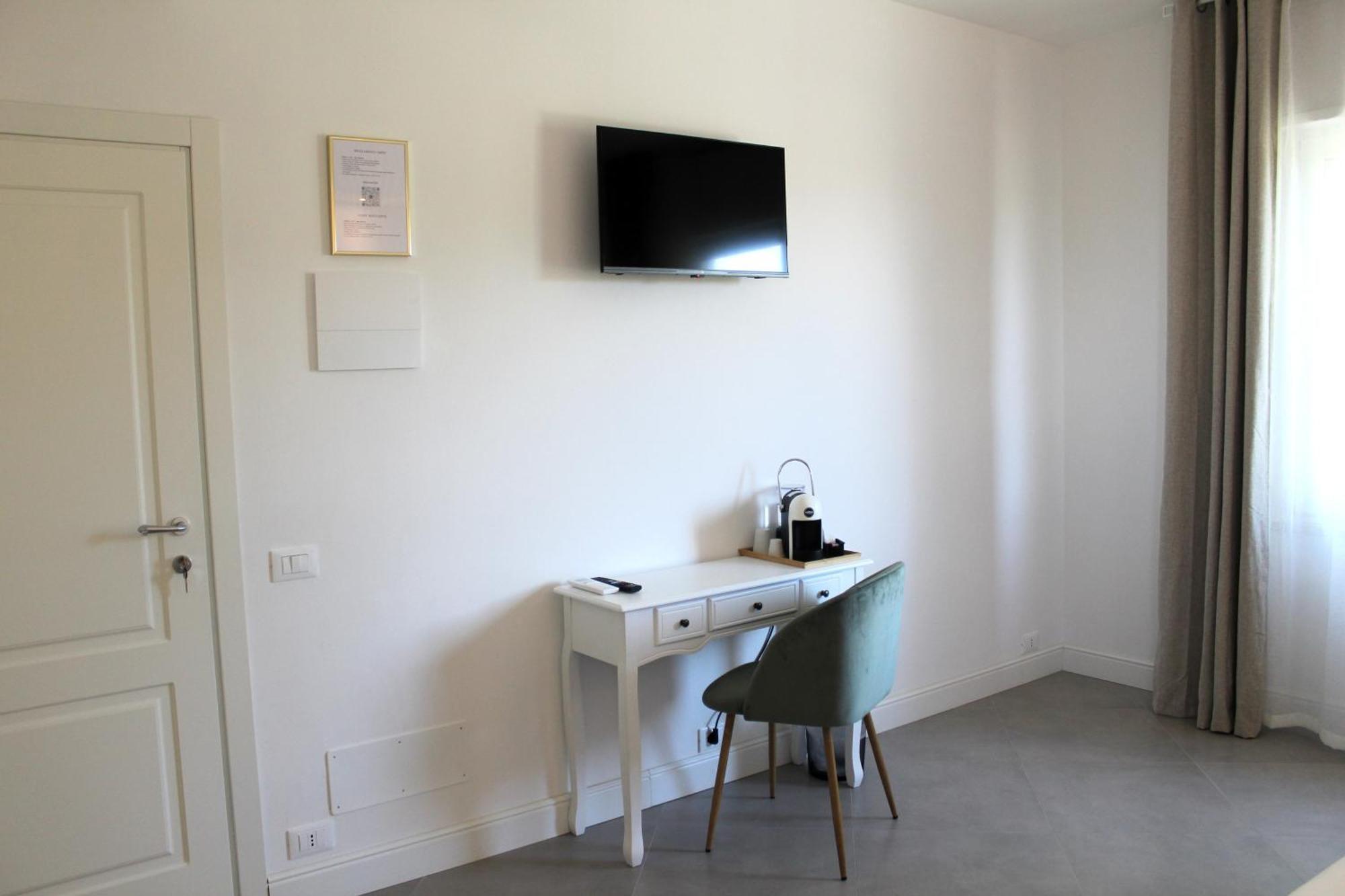 Villa Forte Salvi - Rooms 佩斯基耶拉德加达 外观 照片