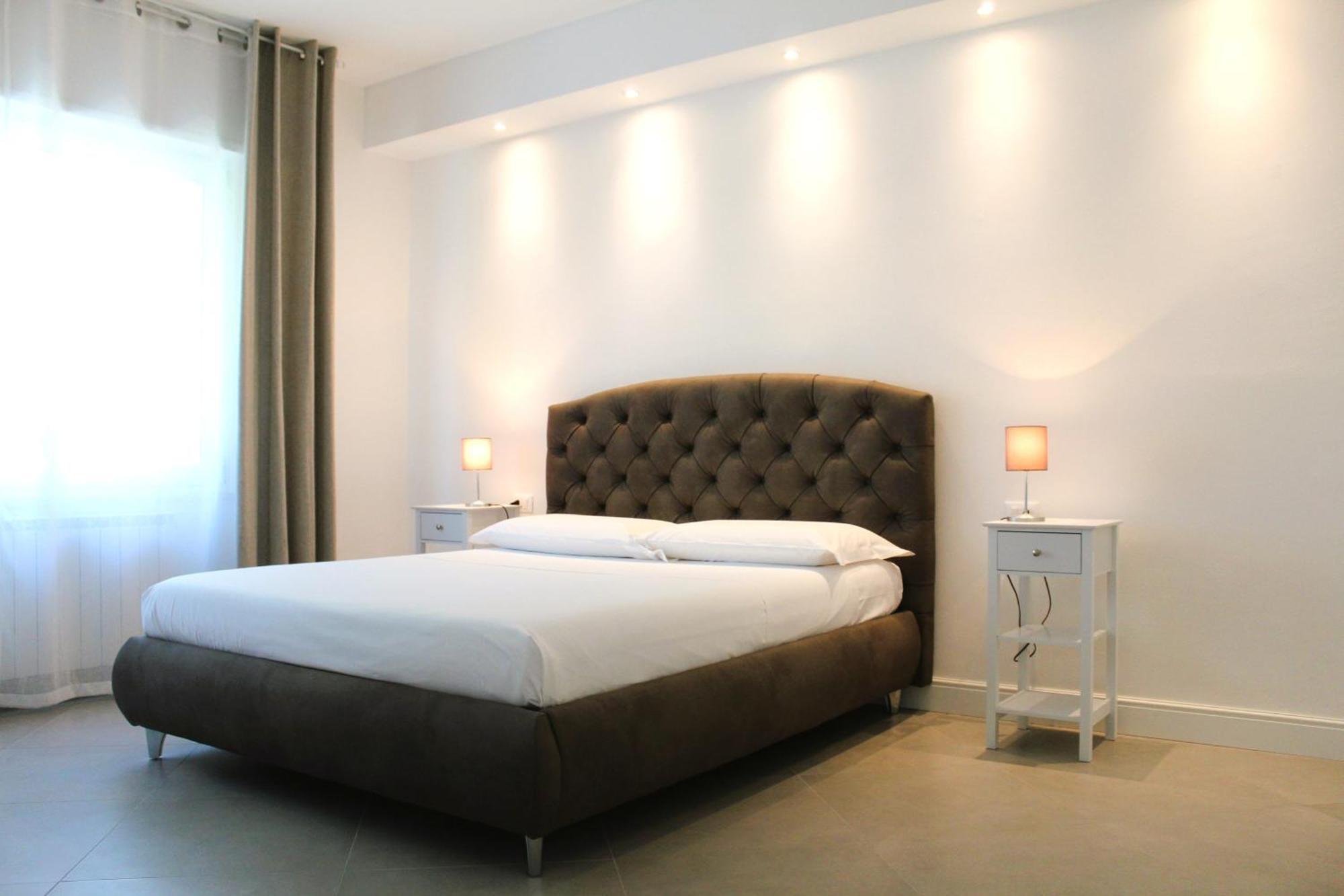 Villa Forte Salvi - Rooms 佩斯基耶拉德加达 外观 照片