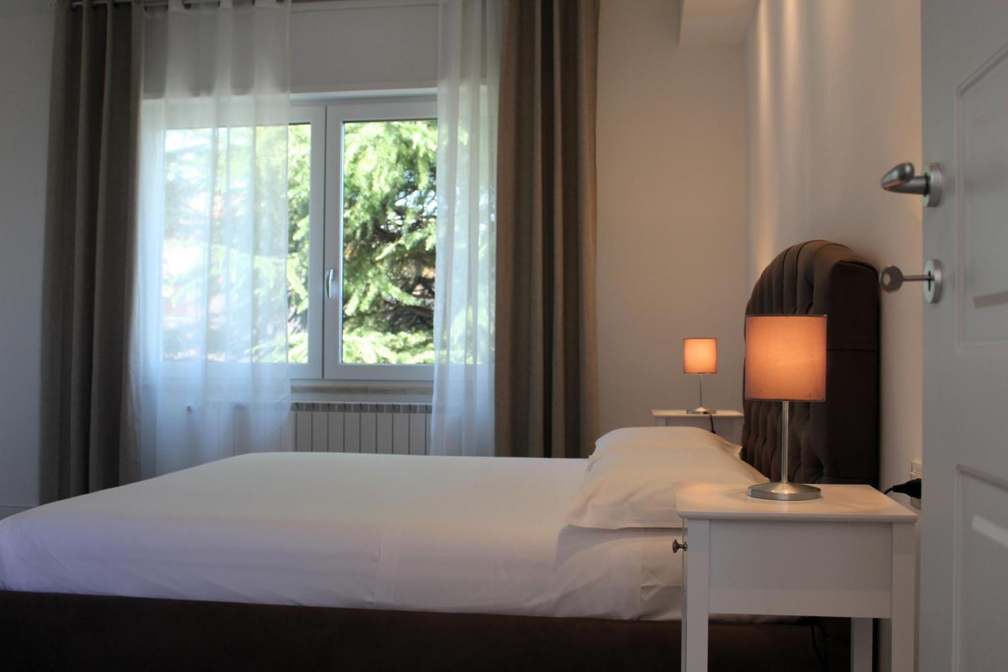 Villa Forte Salvi - Rooms 佩斯基耶拉德加达 外观 照片