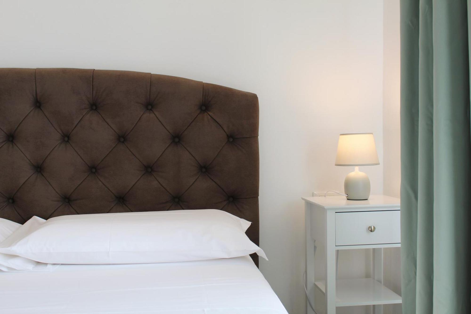 Villa Forte Salvi - Rooms 佩斯基耶拉德加达 外观 照片